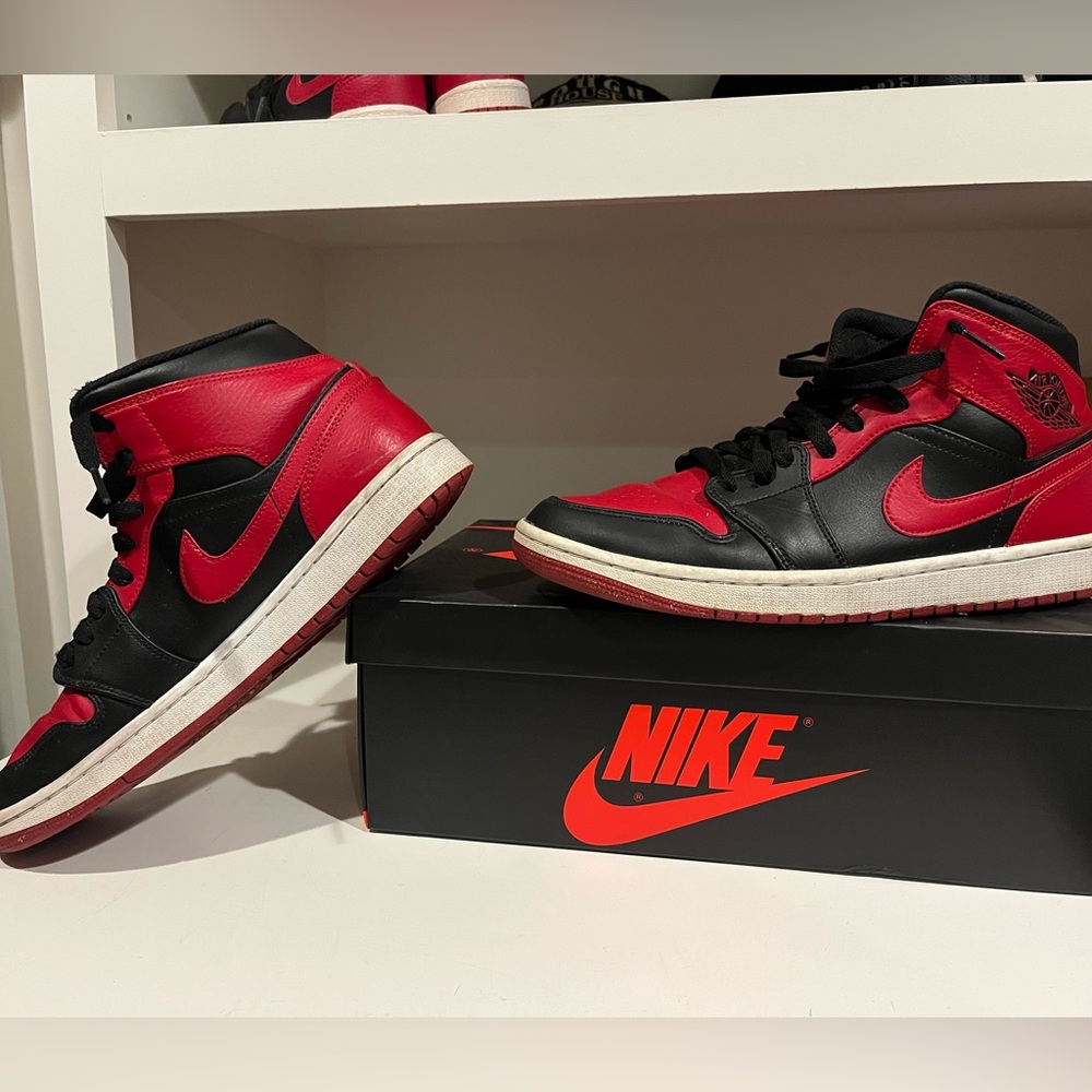 Jordan 1 Mid Banned (2020) | 9.5 Mens